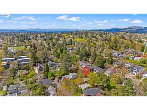1813 Sw Moss Street Portland OR 97219