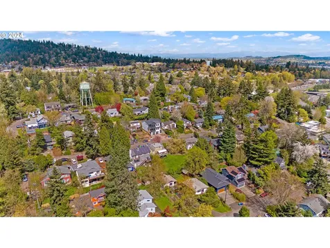 1813 Sw Moss Street Portland OR 97219