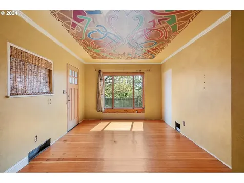 1813 Sw Moss Street Portland OR 97219