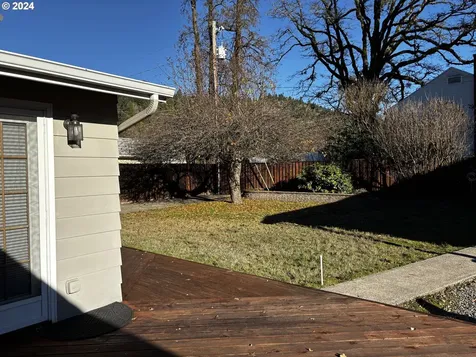 76481 Portal Drive Oakridge OR 97463