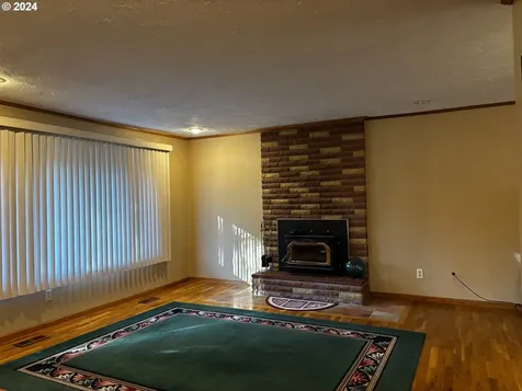 76481 Portal Drive Oakridge OR 97463