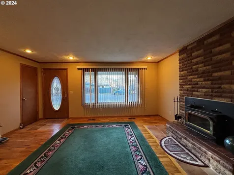76481 Portal Drive Oakridge OR 97463
