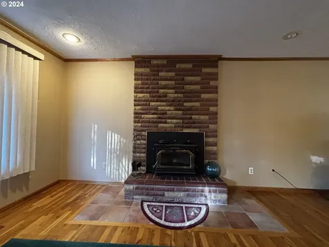 76481 Portal Drive Oakridge OR 97463