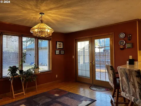 76481 Portal Drive Oakridge OR 97463
