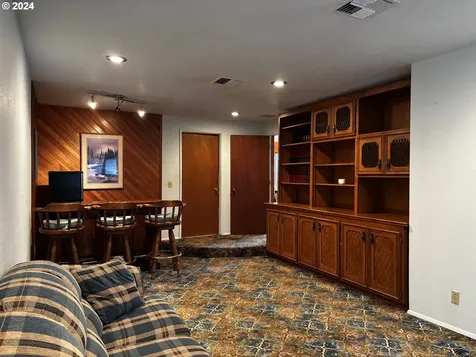 76481 Portal Drive Oakridge OR 97463