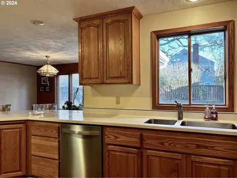 76481 Portal Drive Oakridge OR 97463