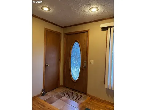 76481 Portal Drive Oakridge OR 97463