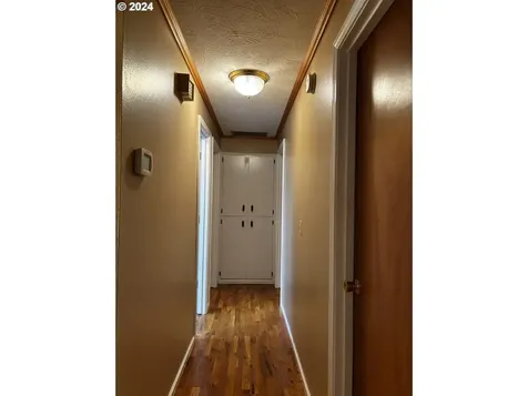 76481 Portal Drive Oakridge OR 97463