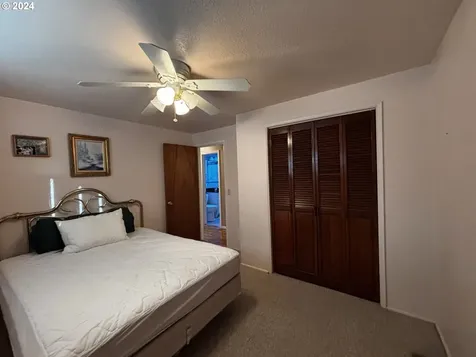 76481 Portal Drive Oakridge OR 97463