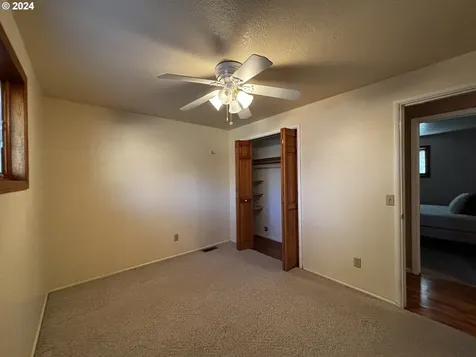 76481 Portal Drive Oakridge OR 97463