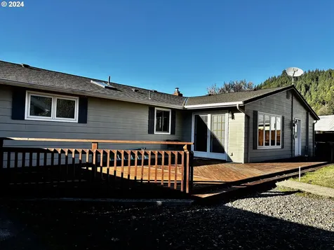 76481 Portal Drive Oakridge OR 97463