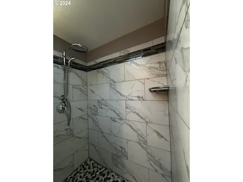 76481 Portal Drive Oakridge OR 97463