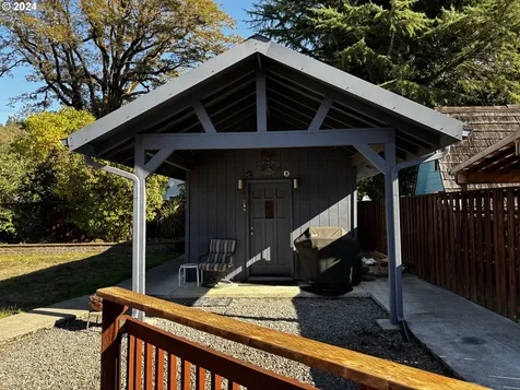 76481 Portal Drive Oakridge OR 97463