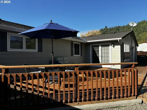 76481 Portal Drive Oakridge OR 97463