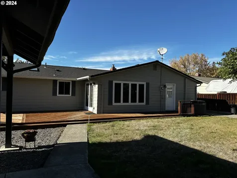 76481 Portal Drive Oakridge OR 97463