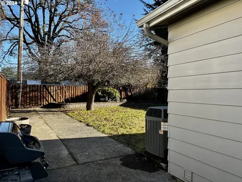 76481 Portal Drive Oakridge OR 97463