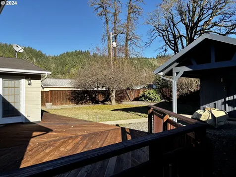 76481 Portal Drive Oakridge OR 97463
