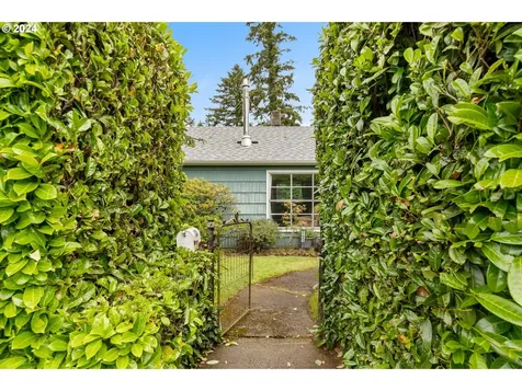 11641 Ne Siskiyou Street Portland OR 97220