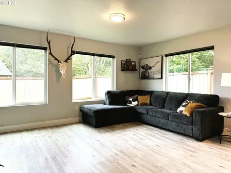106 Oak Street Winlock WA 98596