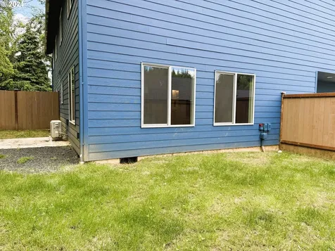 106 Oak Street Winlock WA 98596