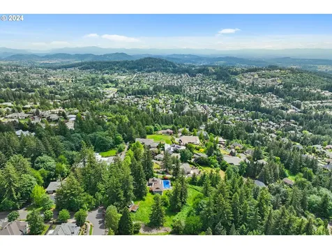 11556 Se Hilltop Court Happy Valley OR 97086