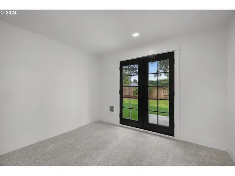 1988 NE Thomas Street Hillsboro OR 97124