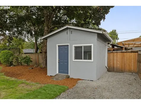 1988 NE Thomas Street Hillsboro OR 97124