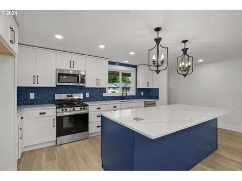 1988 NE Thomas Street Hillsboro OR 97124