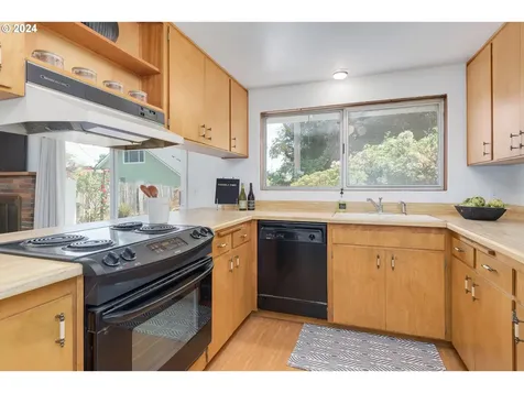 3383 Marvin Drive Eugene OR 97404