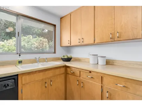 3383 Marvin Drive Eugene OR 97404