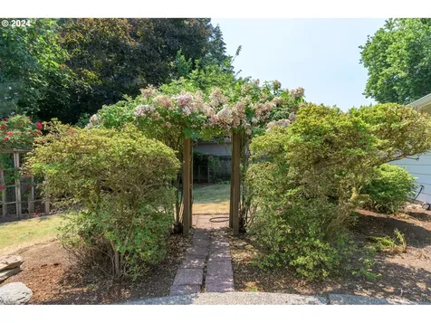 3383 Marvin Drive Eugene OR 97404