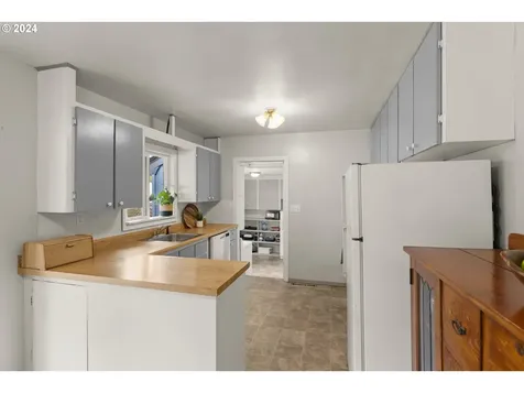 4008 SE 113th Avenue Portland OR 97266