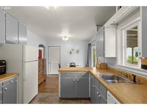 4008 SE 113th Avenue Portland OR 97266