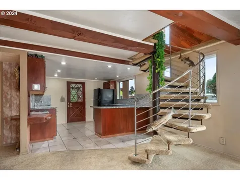 222 N Tomahawk Island Drive Portland OR 97217