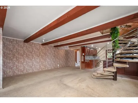 222 N Tomahawk Island Drive Portland OR 97217