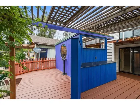222 N Tomahawk Island Drive Portland OR 97217