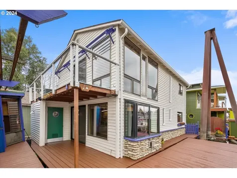 222 N Tomahawk Island Drive Portland OR 97217