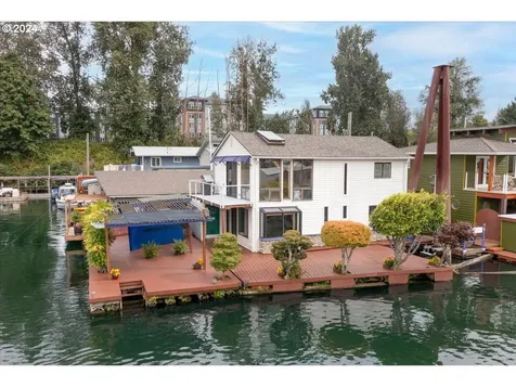 222 N Tomahawk Island Drive Portland OR 97217