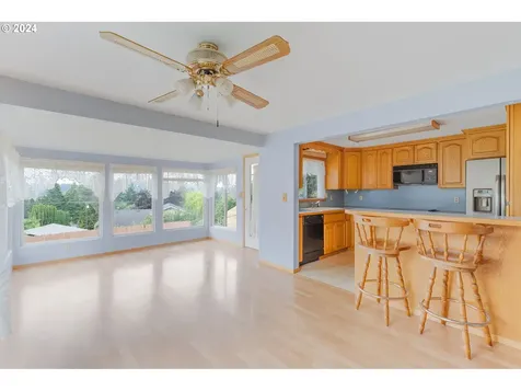 3927 Sunset Way Longview WA 98632