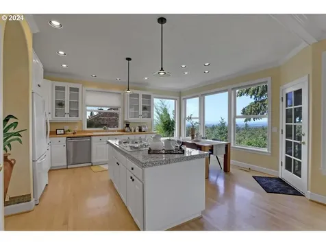 2427 Nw Pinnacle Drive Portland OR 97229