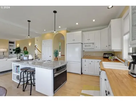 2427 Nw Pinnacle Drive Portland OR 97229