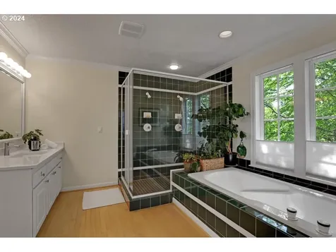 2427 Nw Pinnacle Drive Portland OR 97229
