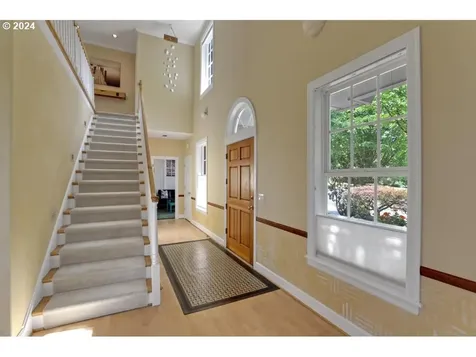 2427 Nw Pinnacle Drive Portland OR 97229