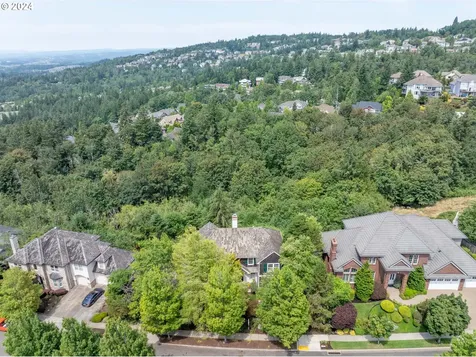 2427 Nw Pinnacle Drive Portland OR 97229