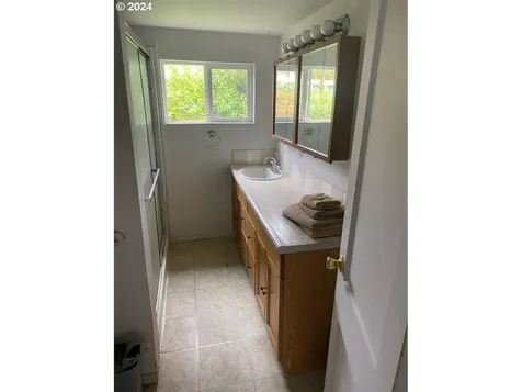 47755 Harris Street Oakridge OR 97463