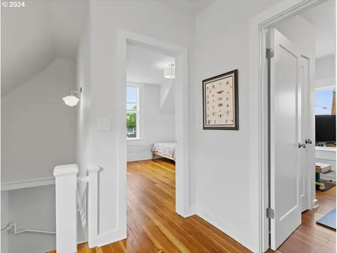 5402 Ne Hoyt Street Portland OR 97213