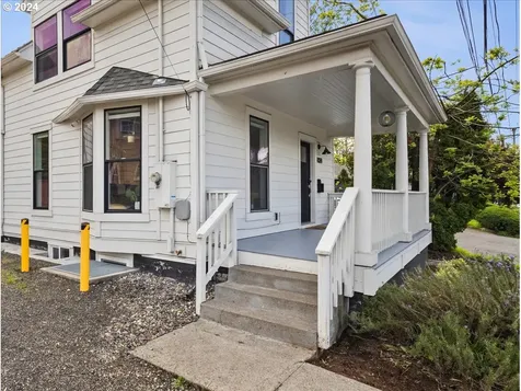 5402 Ne Hoyt Street Portland OR 97213