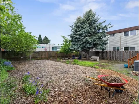 5402 Ne Hoyt Street Portland OR 97213