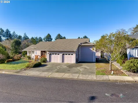 922 Timberline Drive Brookings OR 97415