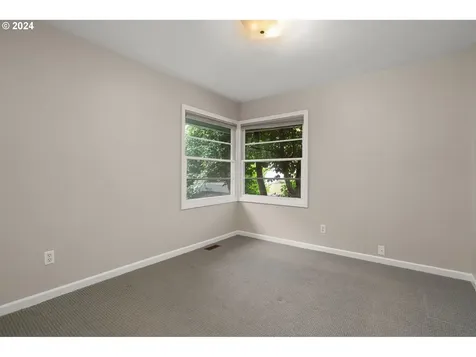 8055 Se 8th Avenue Portland OR 97202